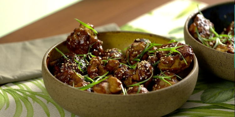 FRANGO FRITO E COUVE-FLOR FRITA COM MOLHO AGRIDOCE